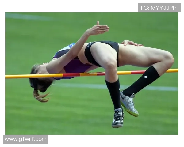 女子跳高室内赛新纪录诞生运动员奋勇争先展现惊人实力与潜力 女子跳高室内赛新纪录诞生运动员奋勇争先展现惊人实力与潜力