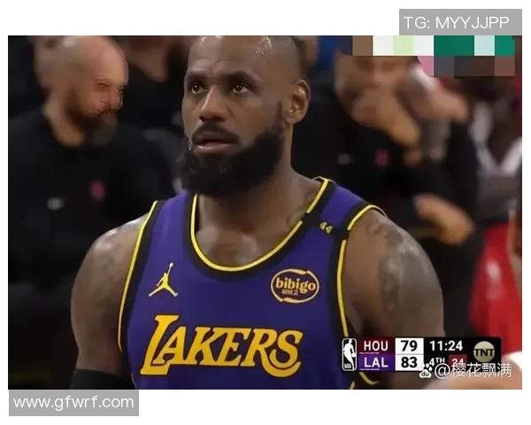 湖人血洗76人，詹姆斯轻松拿下20+10+10，开启王者之路