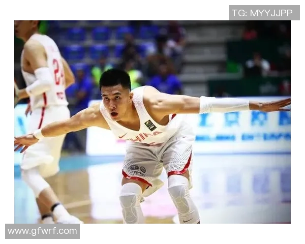 吴少聪在比赛中展现卓越防守能力成功抢断助力球队逆转局势